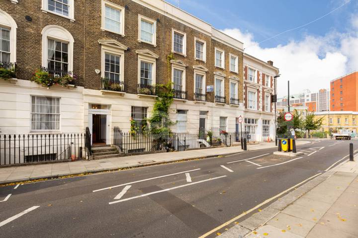 Flat White Lion Street in Greater London