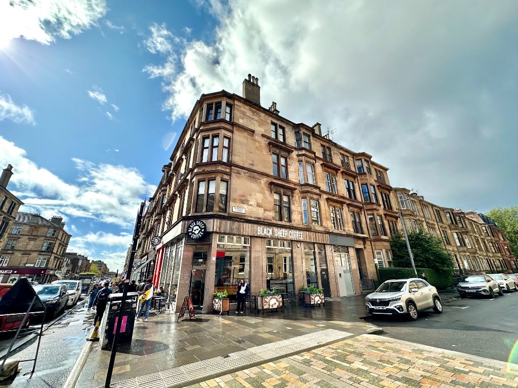Flat Byres Road in Glasgow