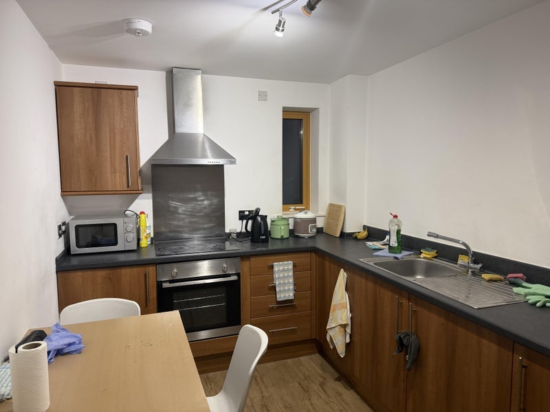 Room Bax Road in Manchester