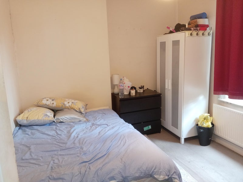 Room Rosslyn Mews in Greater London