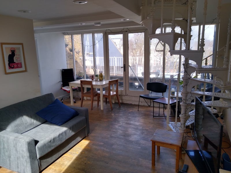 Room Rosslyn Mews in Greater London
