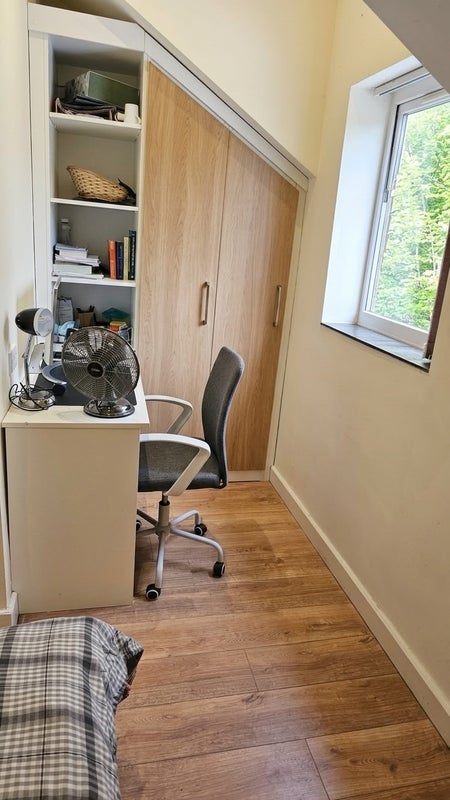 Room Manley Road in Manchester
