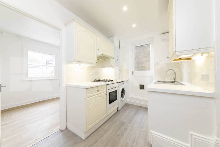 House Iverson Road in Greater London
