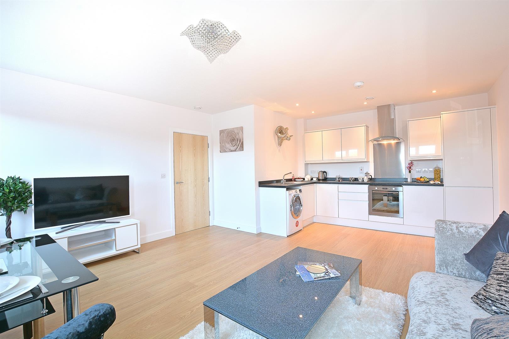 Flat Cantelupe Road in East Grinstead