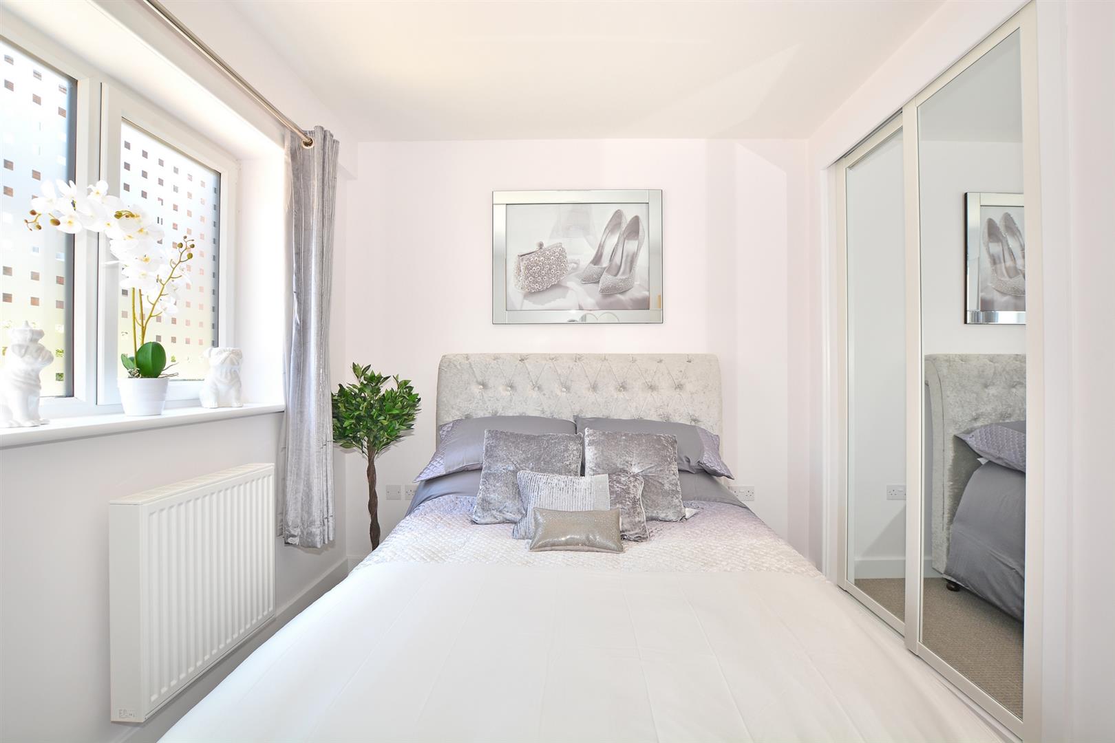 Flat Frimley Road in Camberley