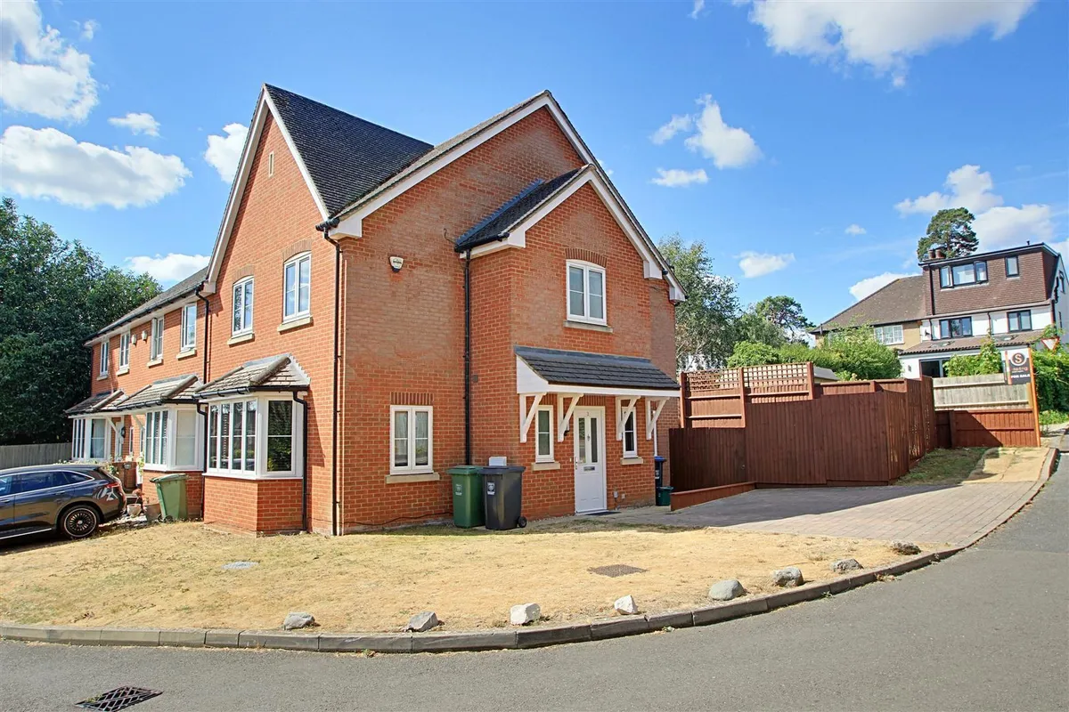 House Jubilee Walk in Dacorum