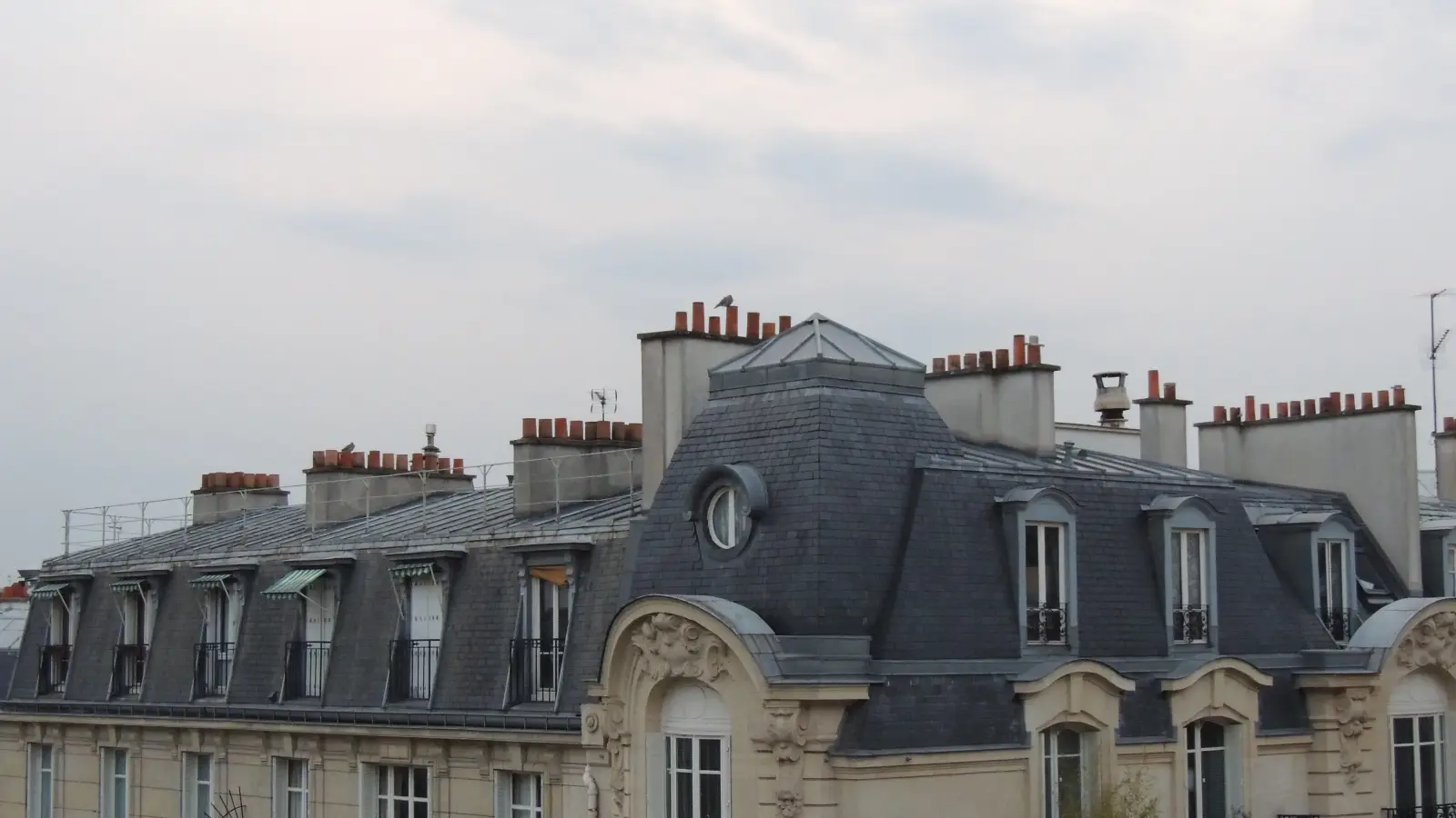 Flat Rue Jean de La Fontaine in Paris
