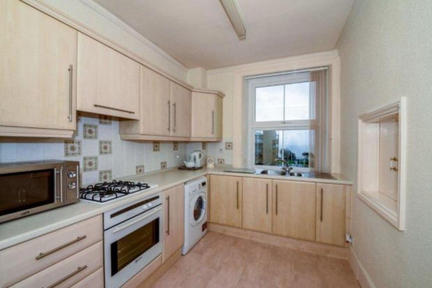 Flat The Leas in Folkestone and Hythe District