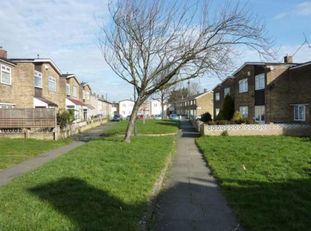 Room Bracondale Road in Greater London