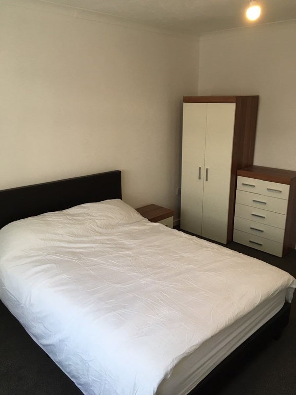 Room Bracondale Road in Greater London