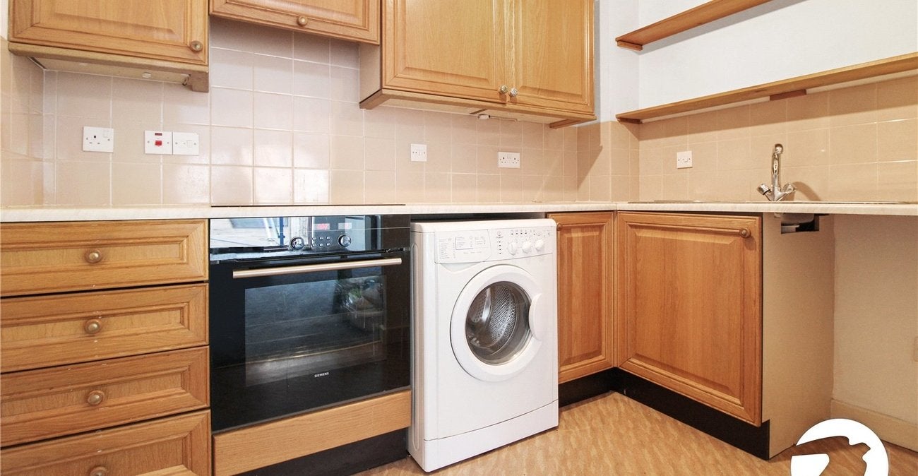 Flat Marriotte Wharf in Gravesham