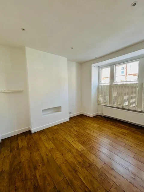Flat Moorcroft Road in Greater London