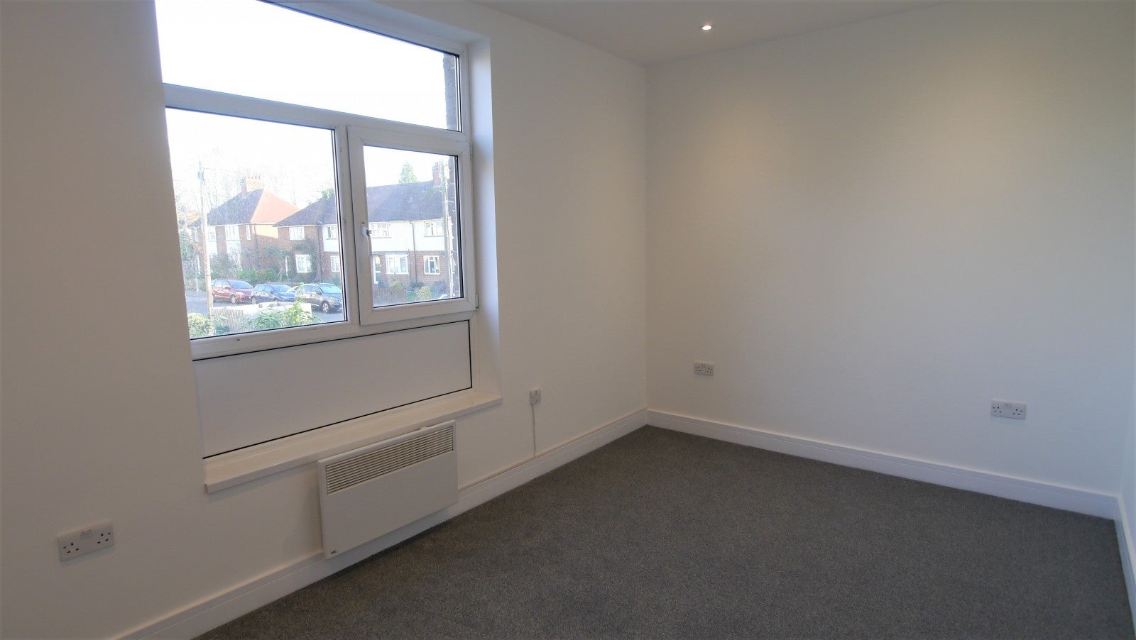 Flat Brighton Road in Horsham