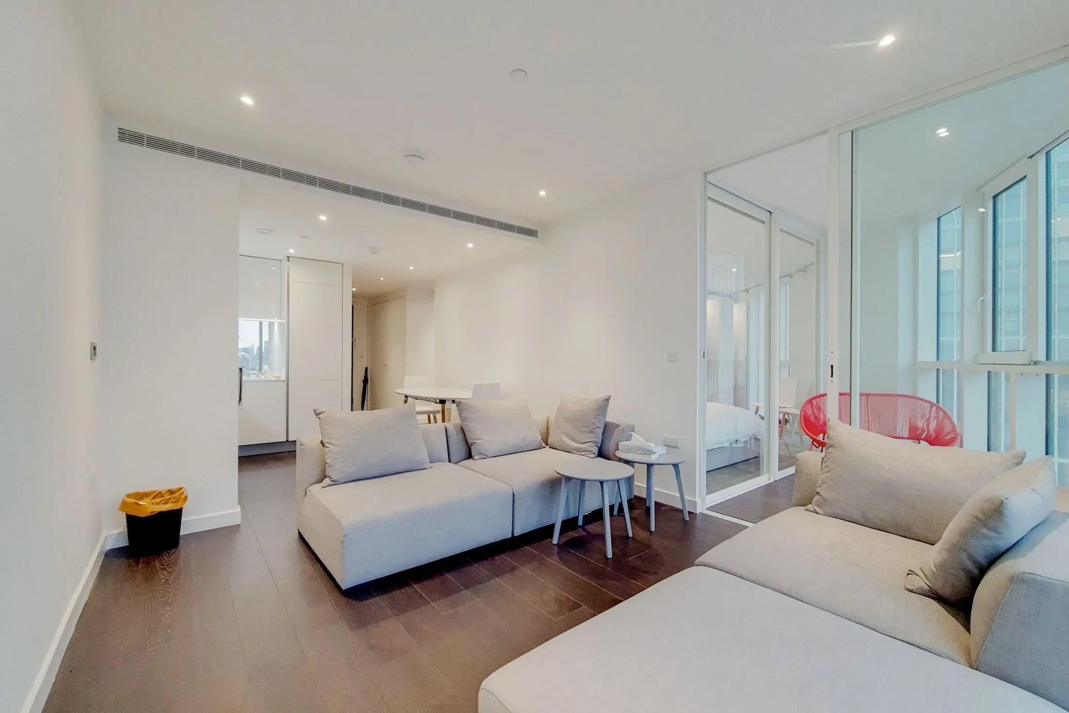 Flat Wyvil Road in Greater London