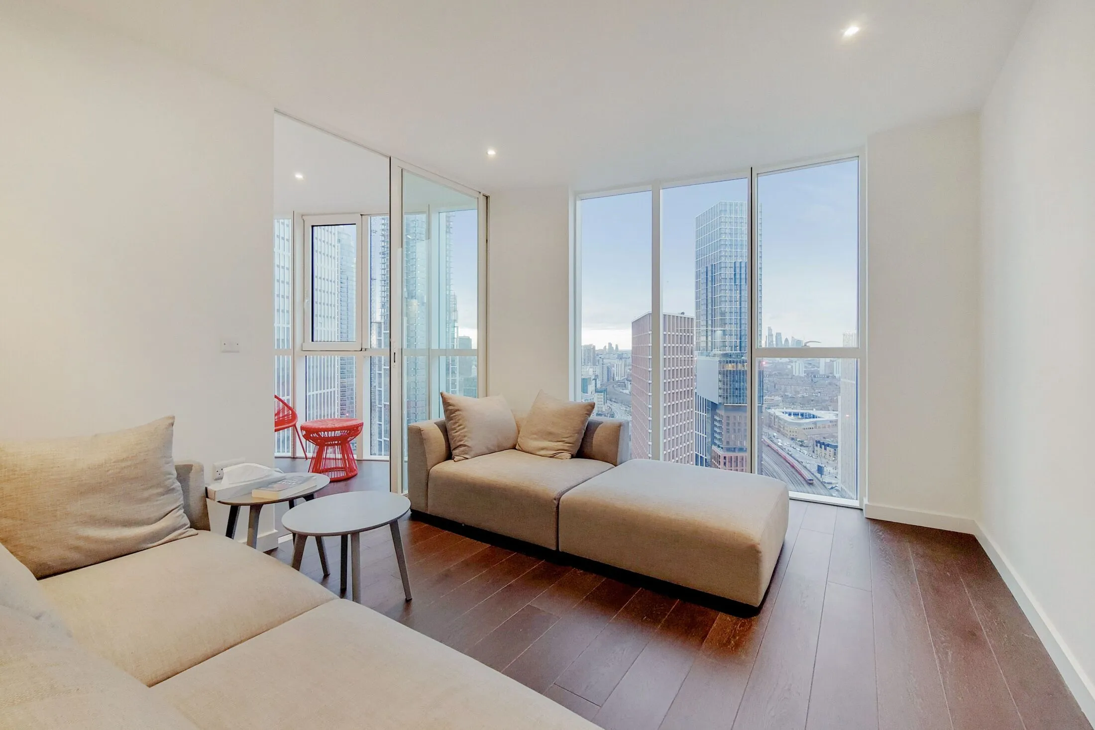 Flat Wyvil Road in Greater London