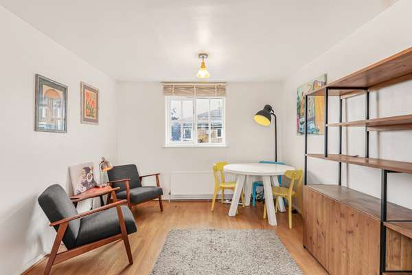 Flat Speldhurst Road in Greater London