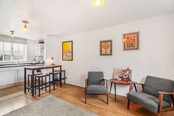 Flat Speldhurst Road in Greater London