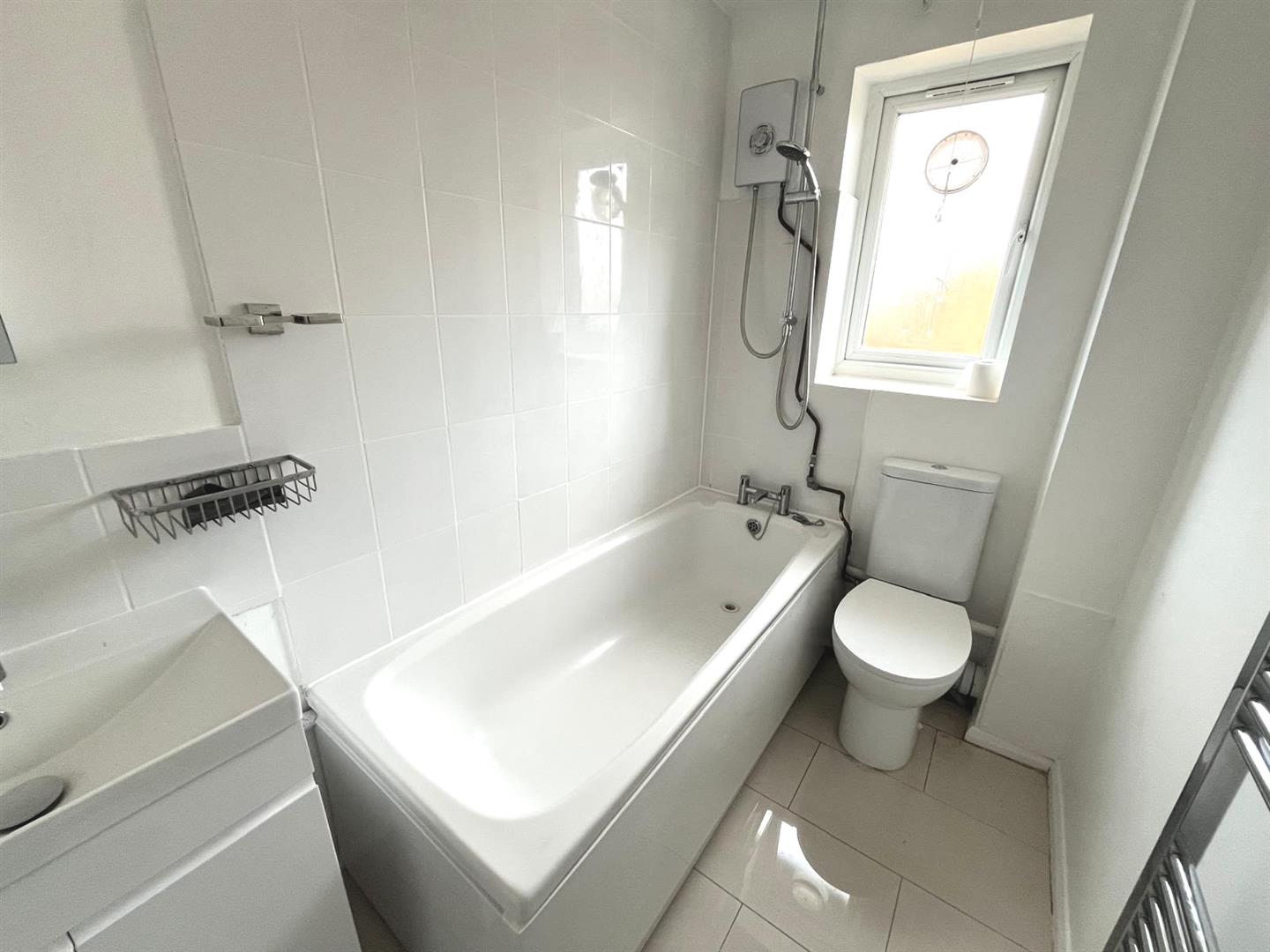 Flat Streamside Close in London