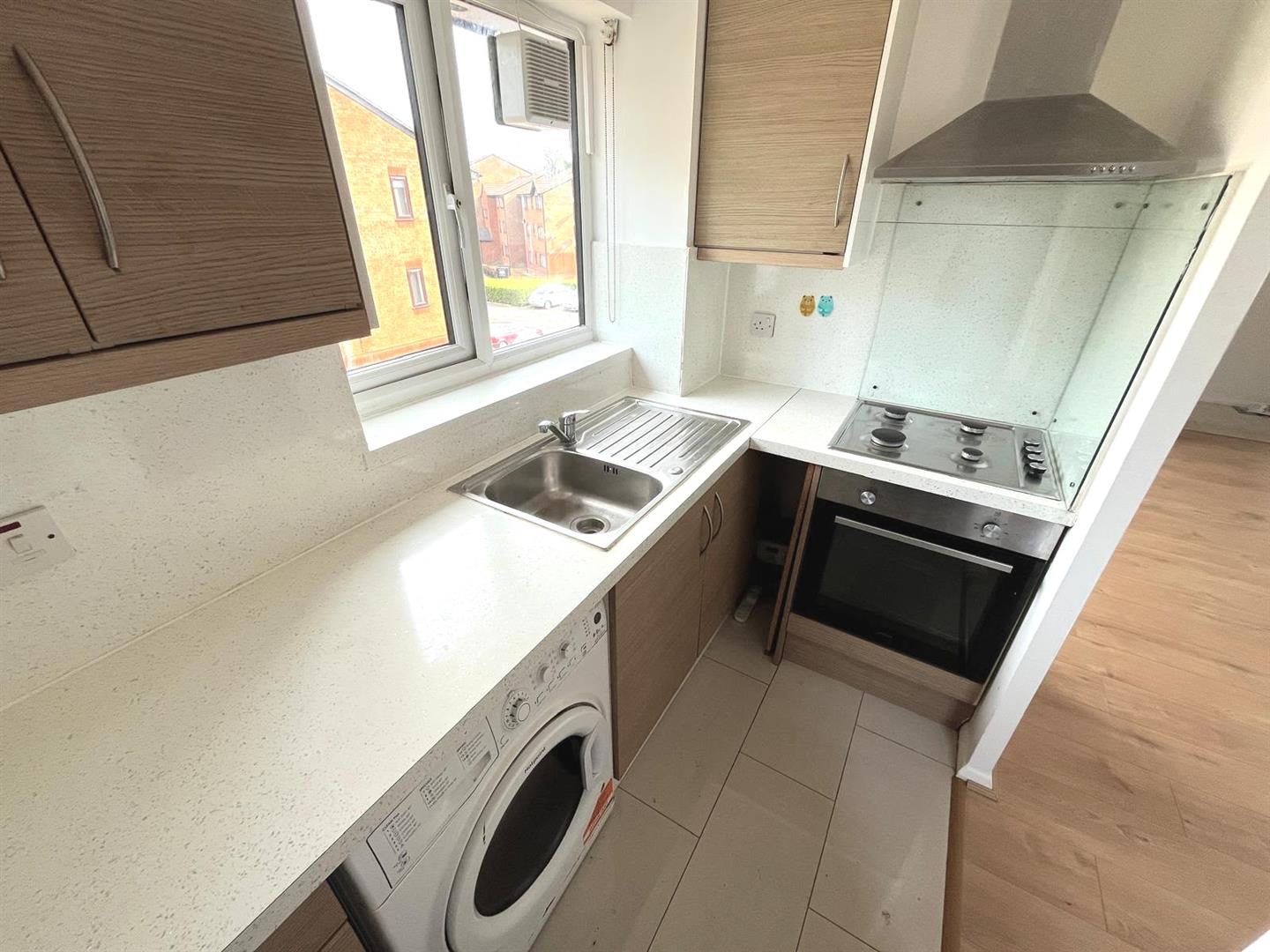 Flat Streamside Close in London