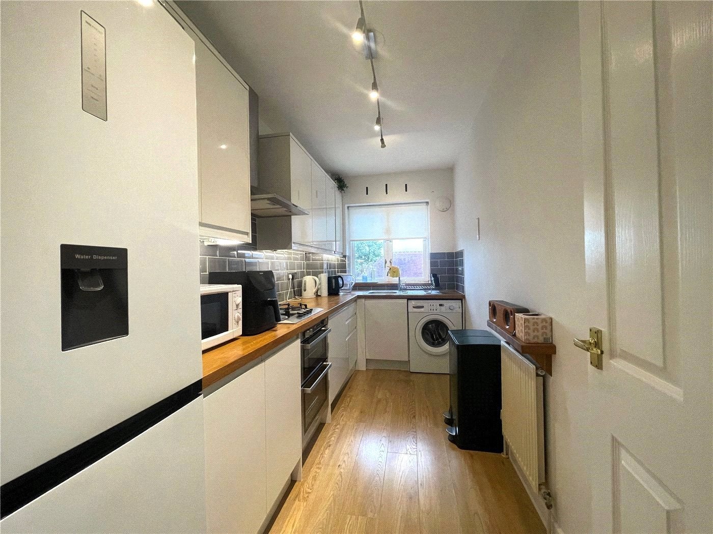 Flat Hillfield Avenue in Greater London