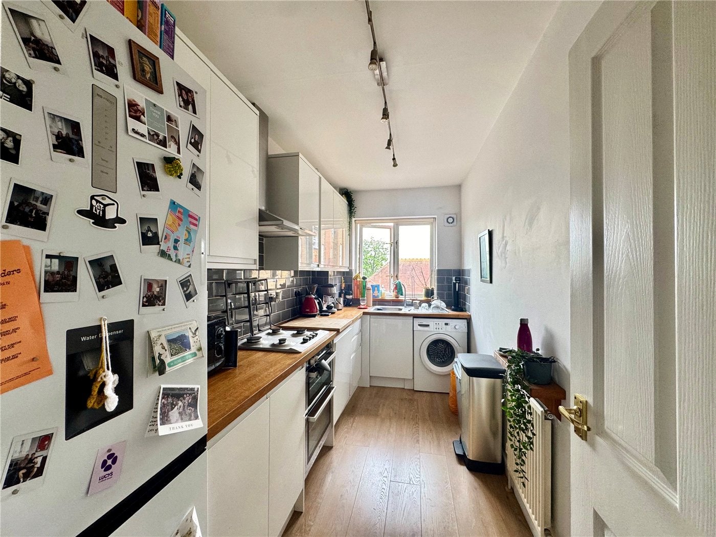 Flat Hillfield Avenue in Greater London
