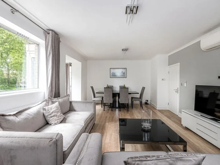 House Connaught Square in City of Westminster