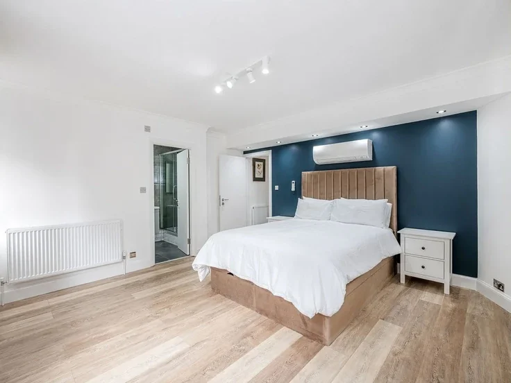 House Connaught Square in City of Westminster