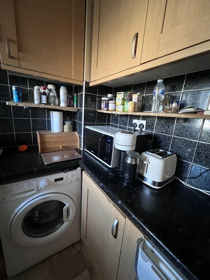 Room Pott Street in Greater London