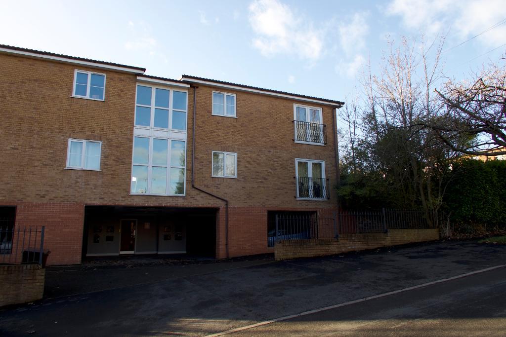 Flat Manor Rise in Stone