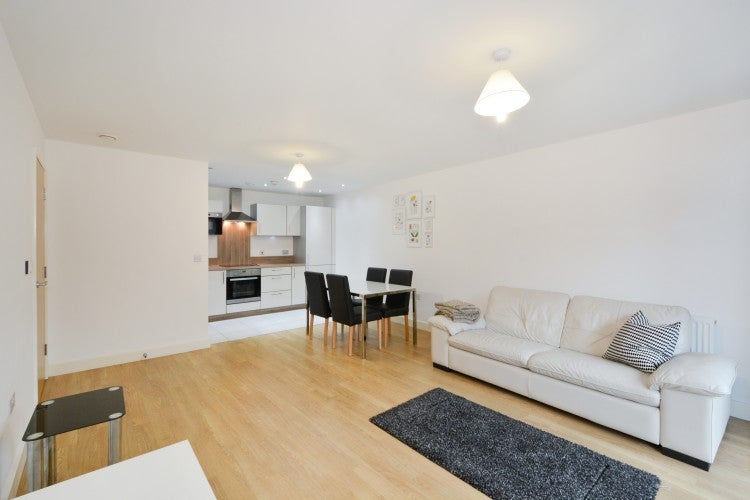 Flat Needleman Street in Greater London