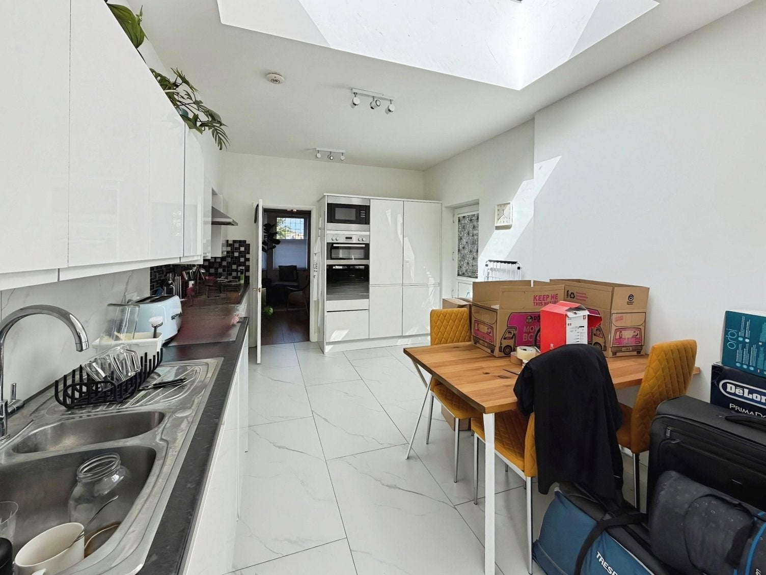 House Cheveney Walk in Greater London