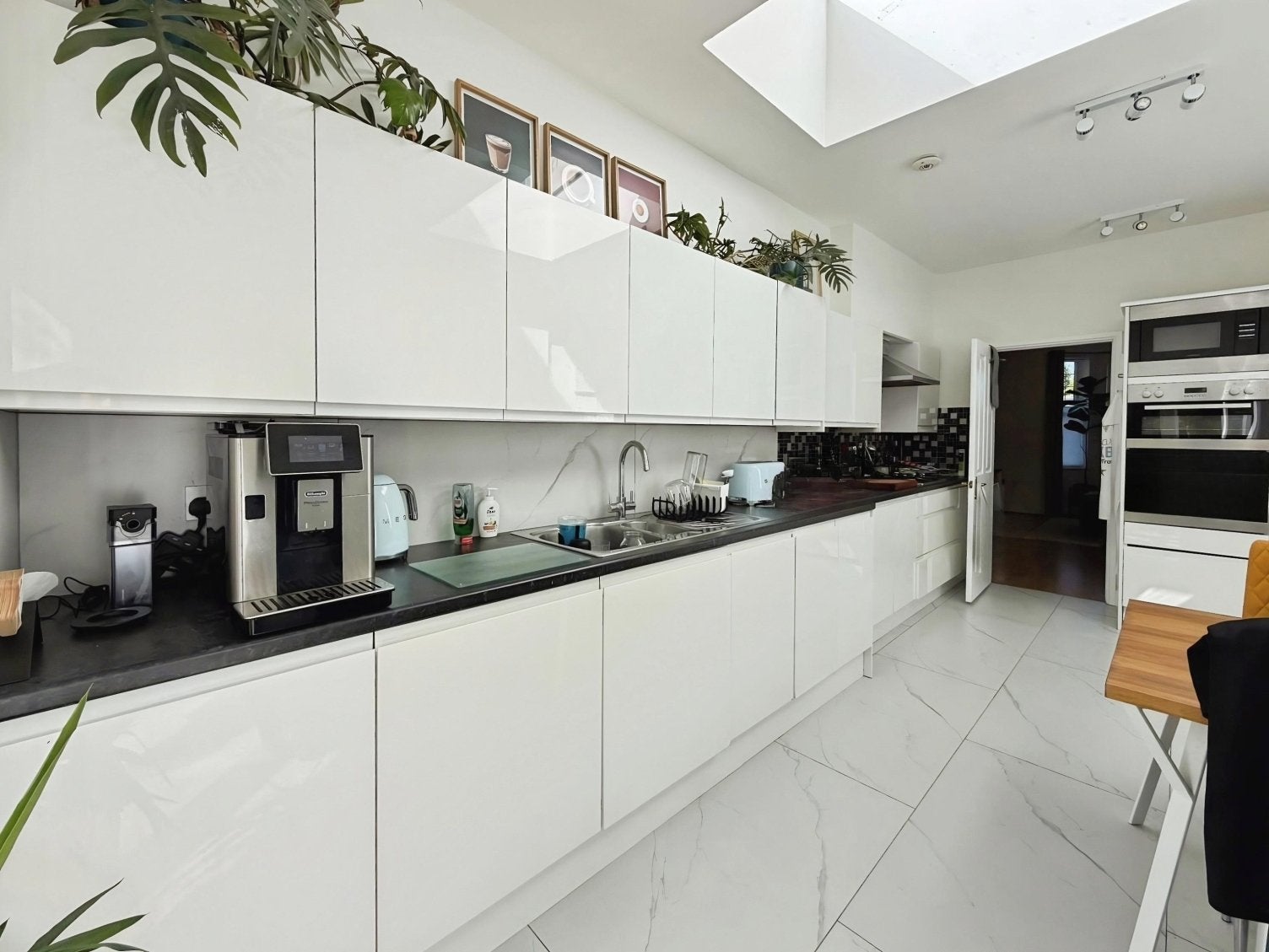 House Cheveney Walk in Greater London