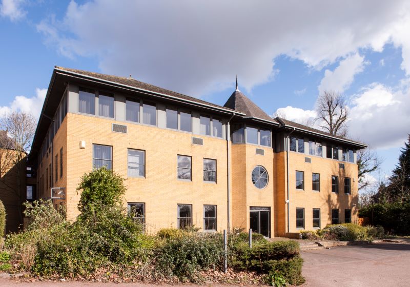 Flat Cricket Green in Greater London