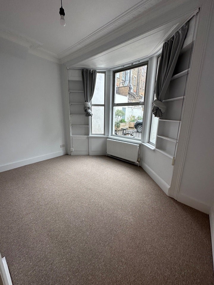 Flat Holloway Road in Greater London