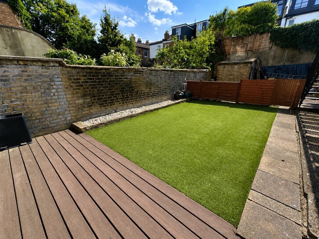 Flat Alfred Road in Greater London