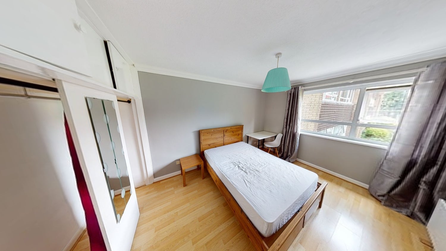 Flat Mapperley Road in Nottingham