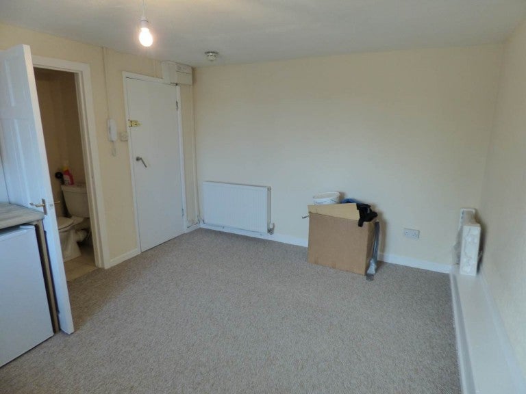 Flat Priory Street in Carmarthen
