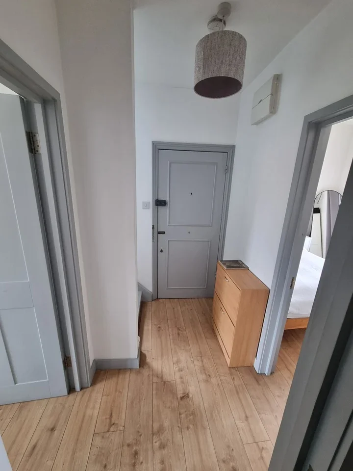 Room Fulham Palace Road in Greater London