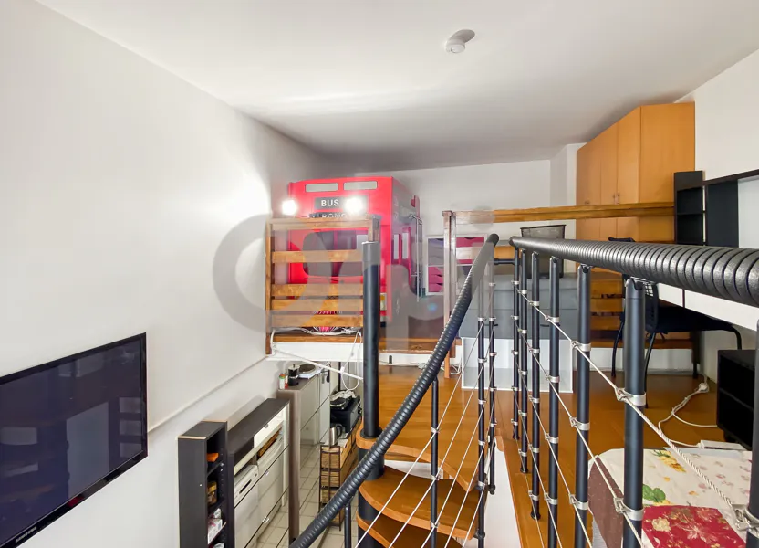 Flat Rue Victor Hugo in Levallois-Perret