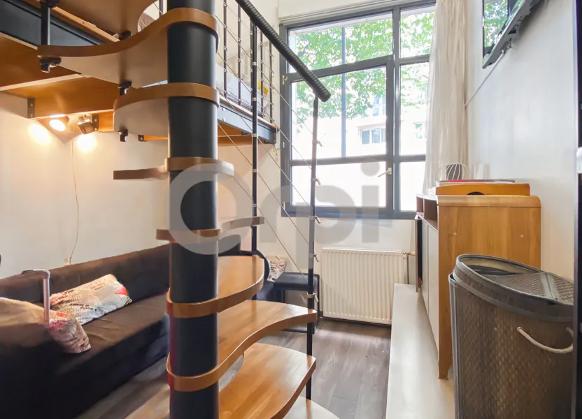 Flat Rue Victor Hugo in Levallois-Perret