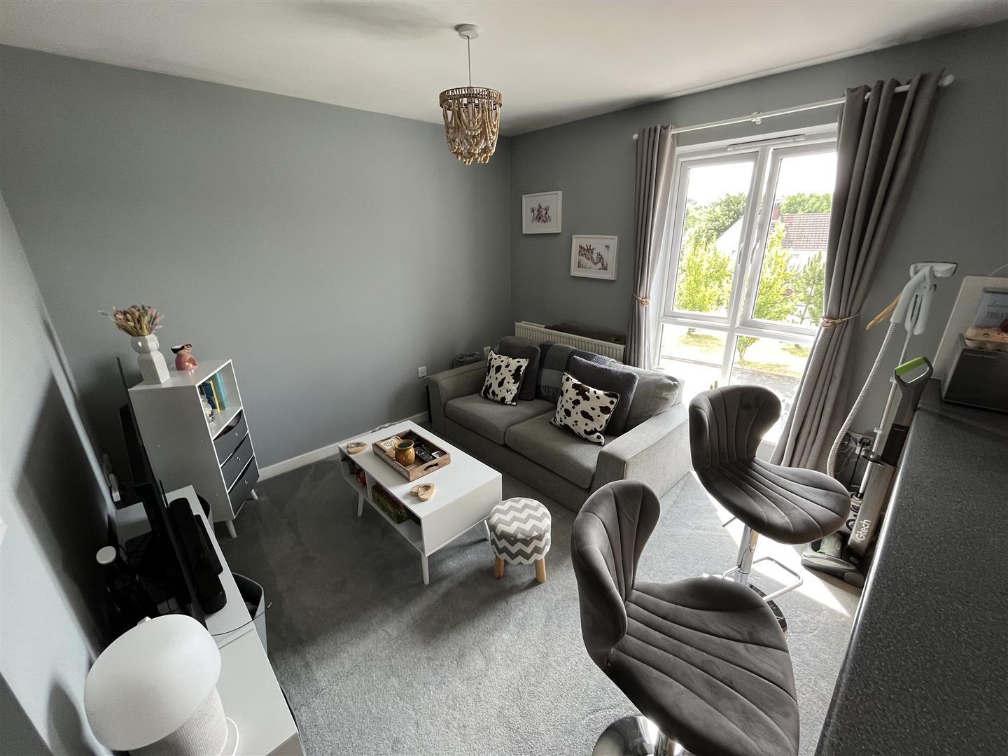Flat Saredon Gardens in Coseley
