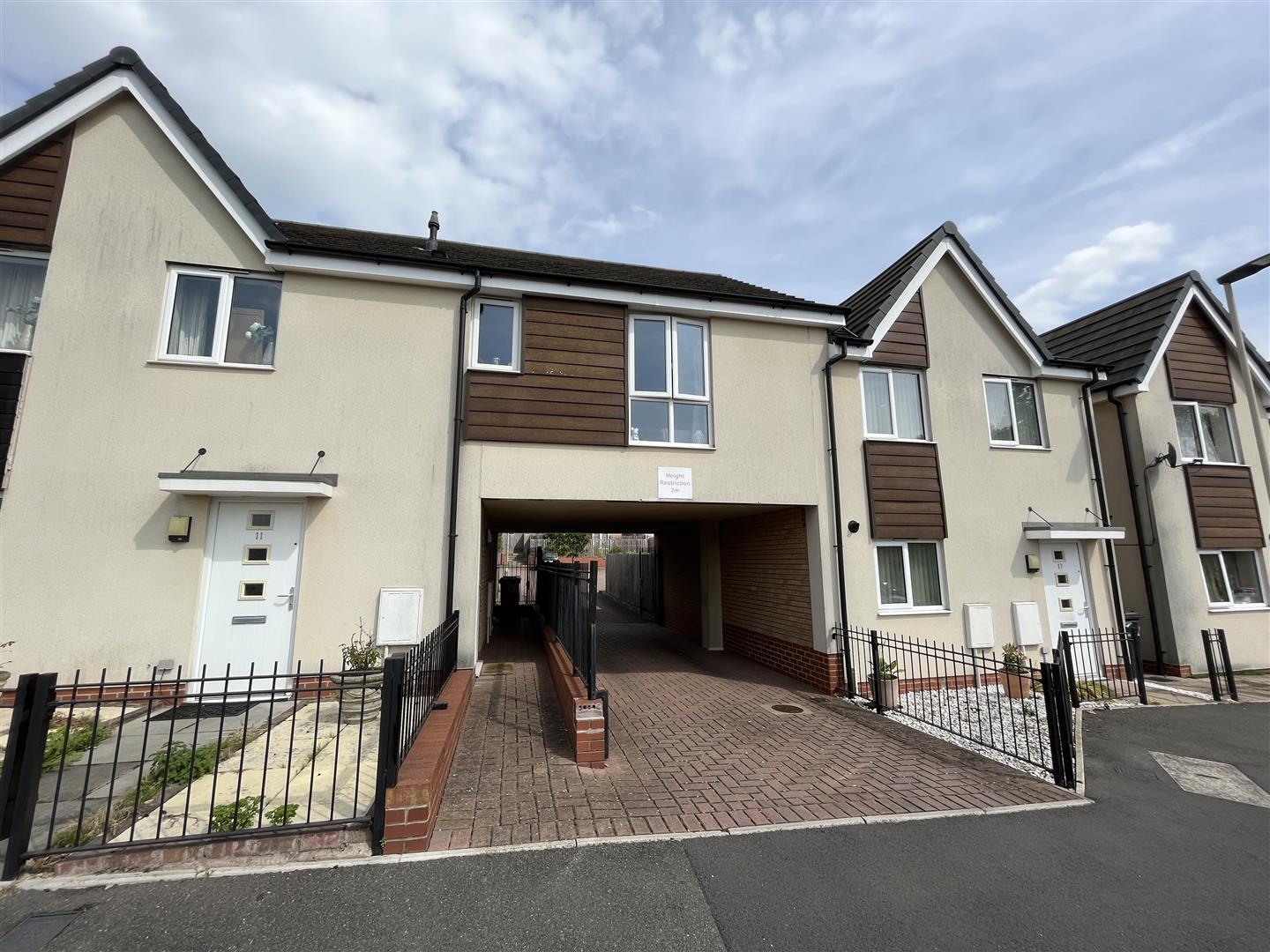 Flat Saredon Gardens in Coseley