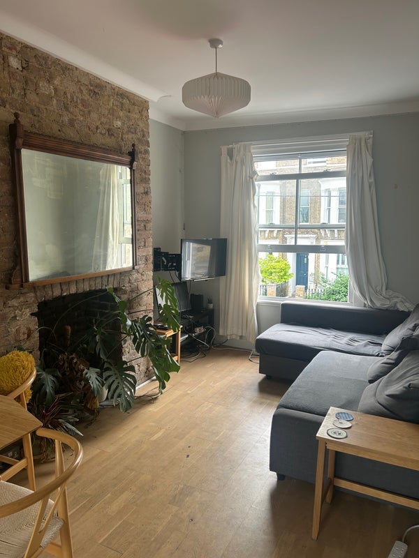 Room Redwood Mews in Greater London