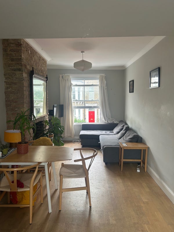 Room Redwood Mews in Greater London