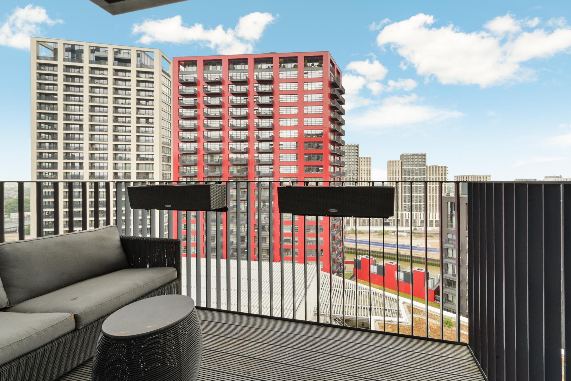 Flat Lyell Street in Greater London