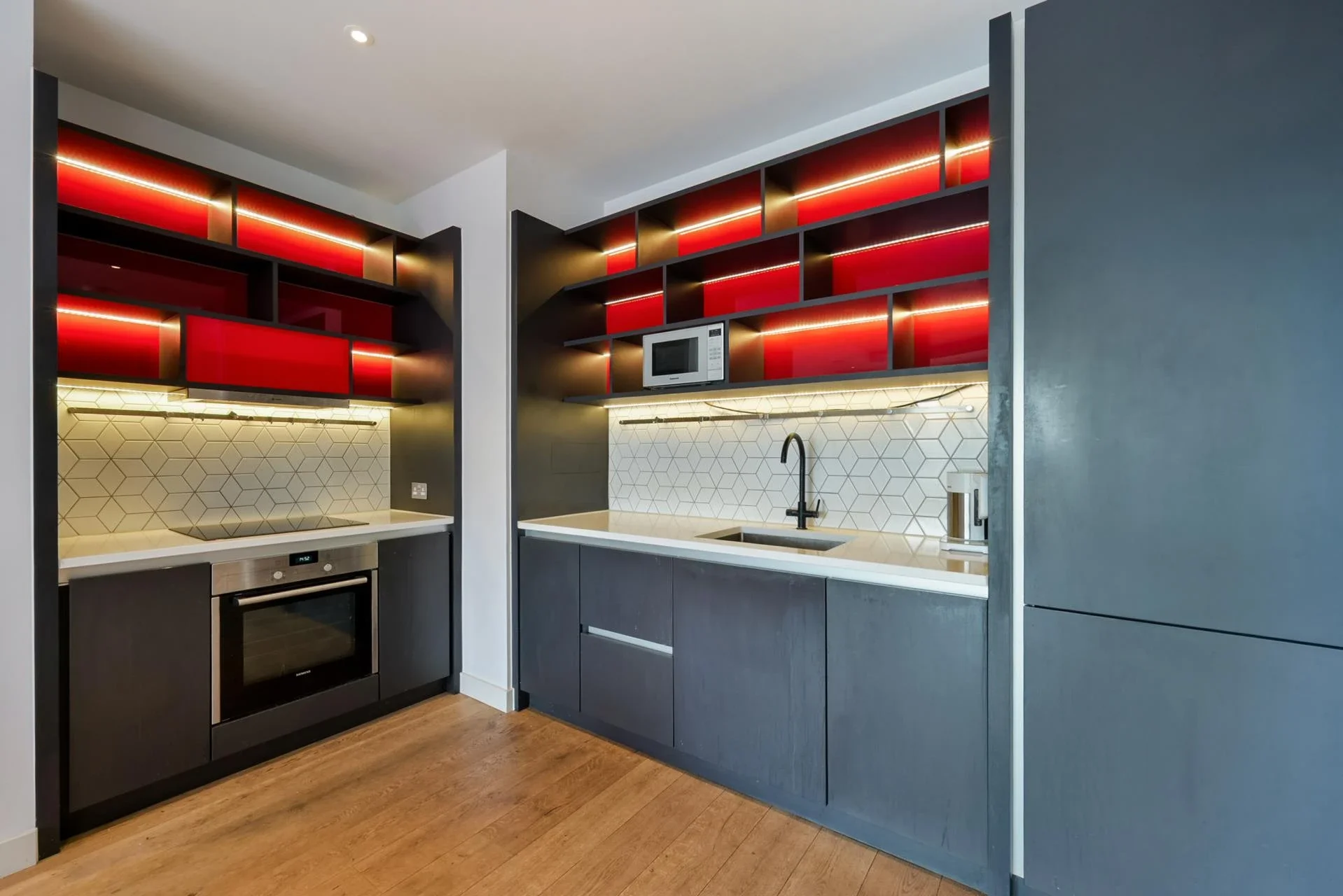 Flat Lyell Street in Greater London