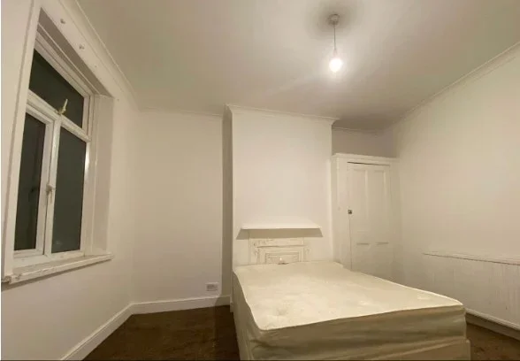 Room Quebec Road in Greater London