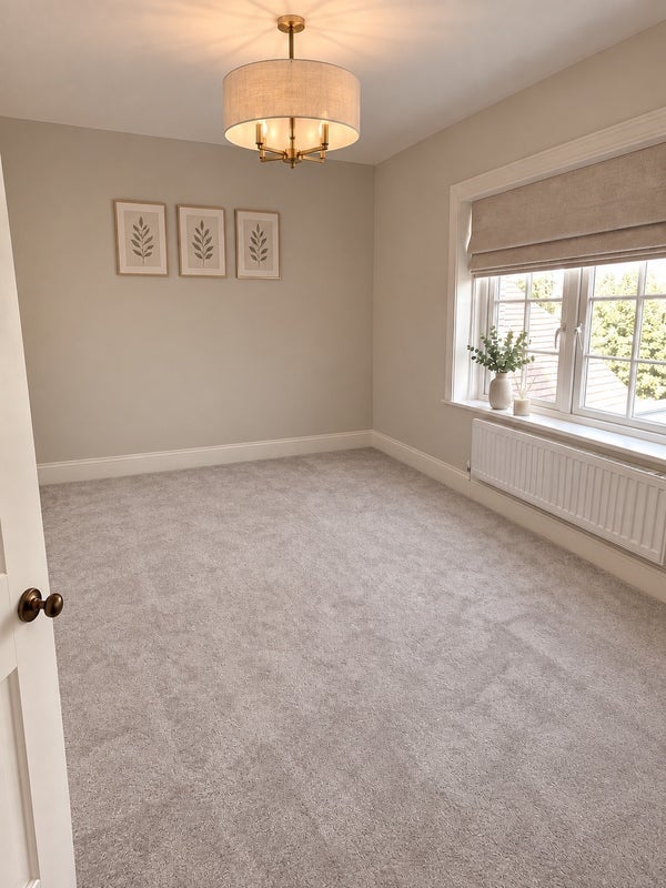 Room Rayleigh Road in Brentwood
