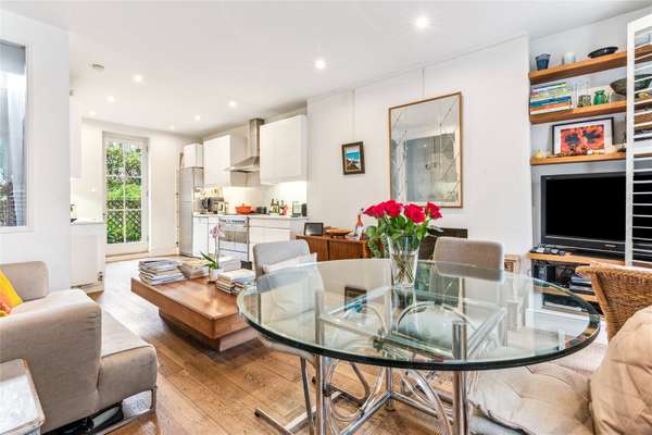 Flat Portland Road in Greater London