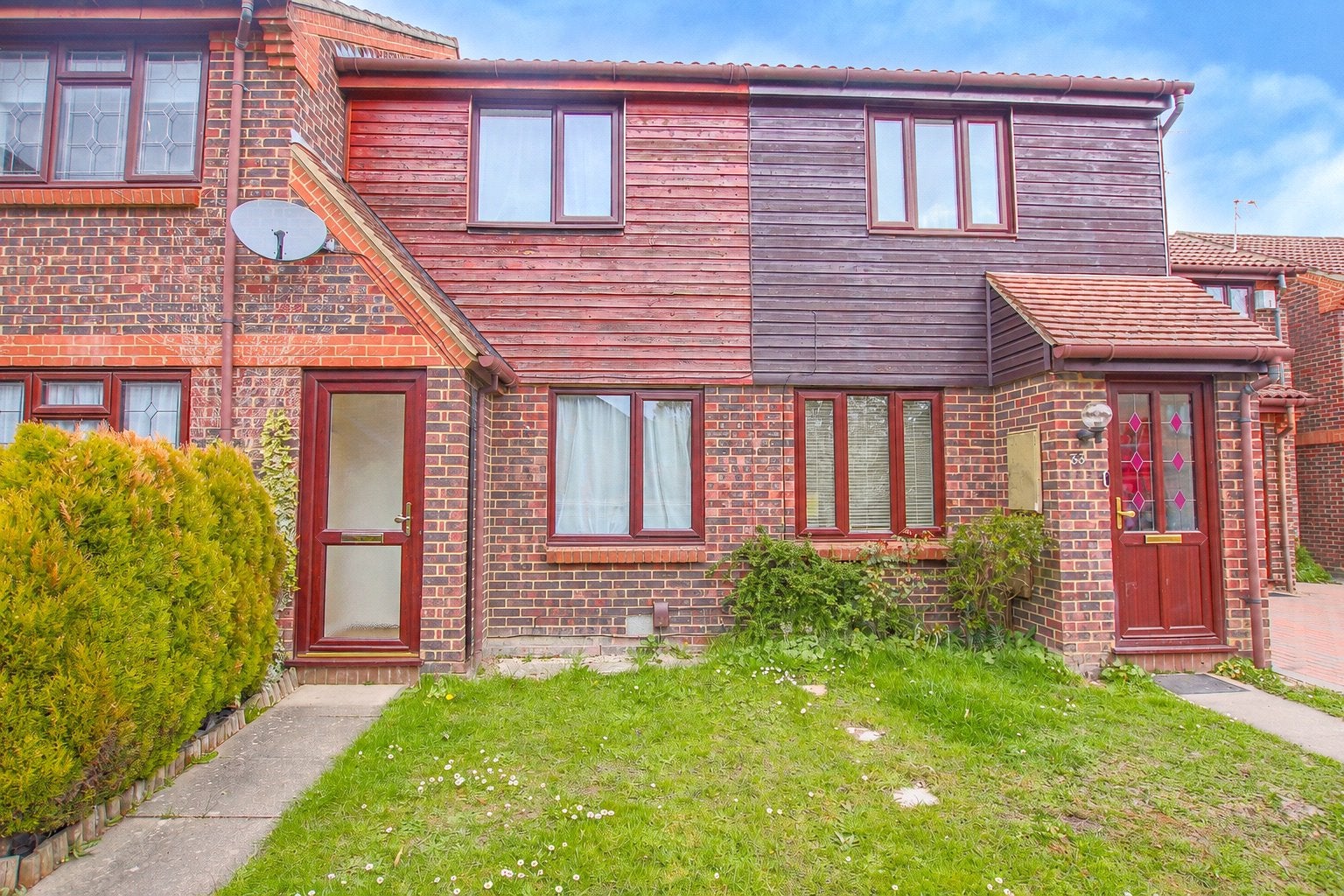 House Charterhouse Close in Winkfield